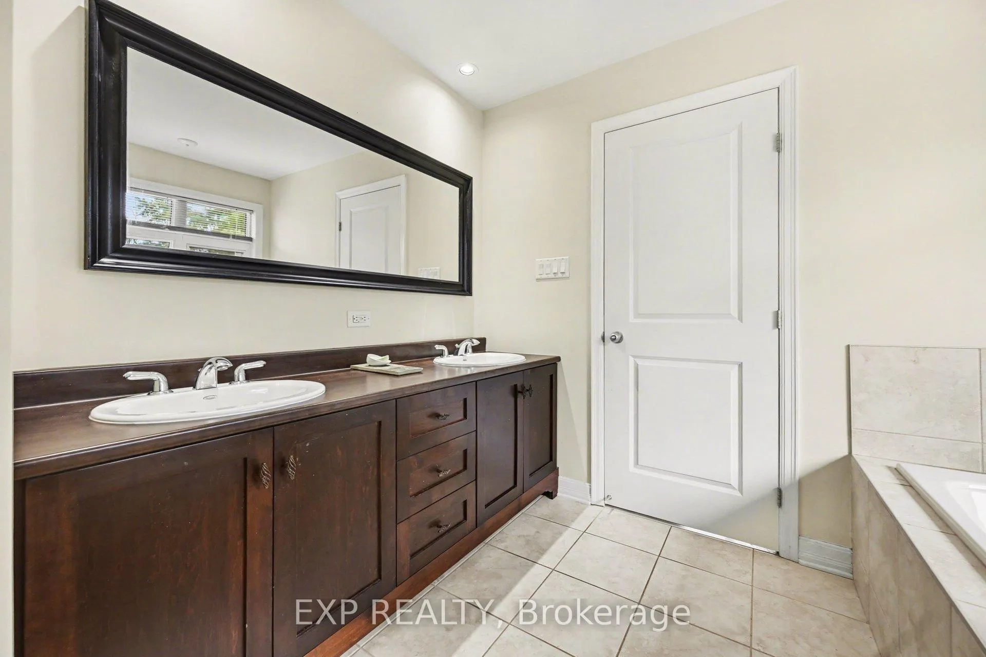 Photo 20 of 51 Callaghan Private, Ottawa, Kanata - Beaverbrook — HOMEH