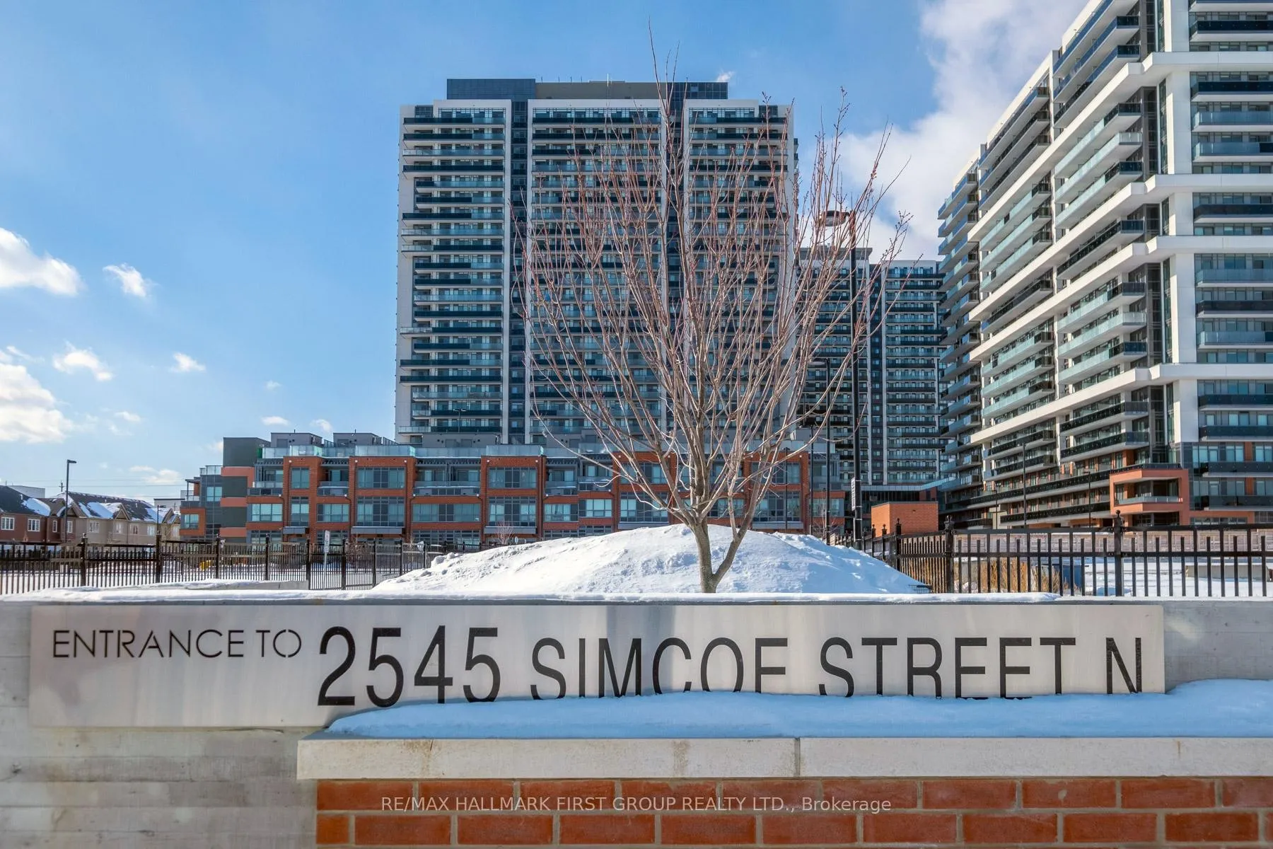 Front of Unit 202, 2545 Simcoe Street N