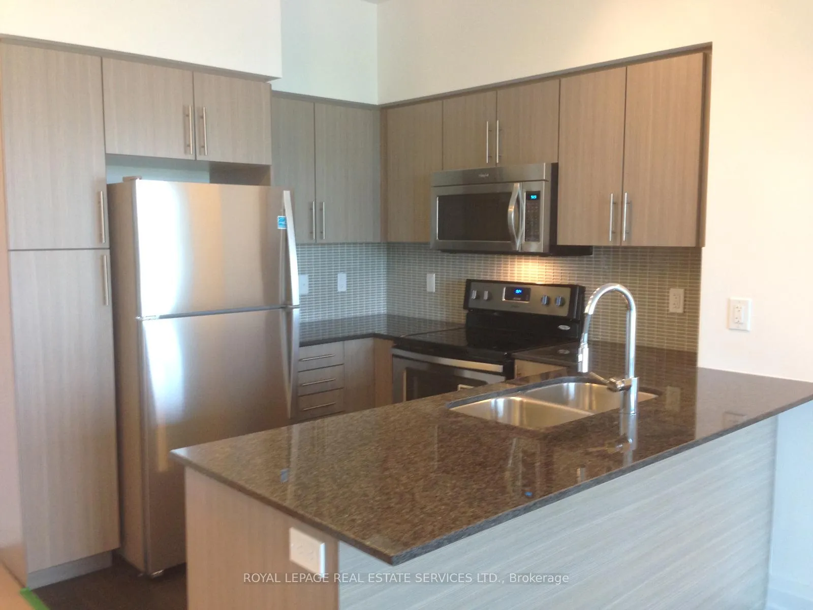 Photo 8 of Unit 1101, 65 Speers Road, Oakville, Central — HOMEH