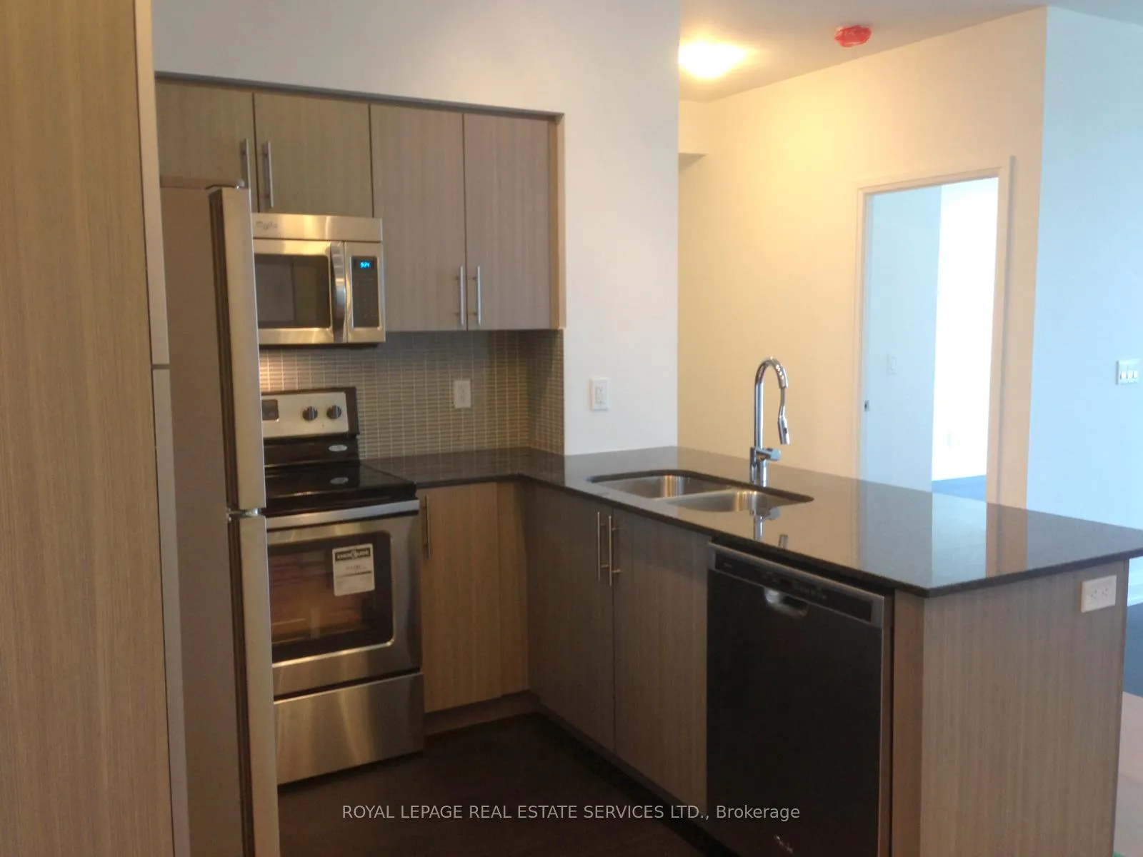 Photo 9 of Unit 1101, 65 Speers Road, Oakville, Central — HOMEH