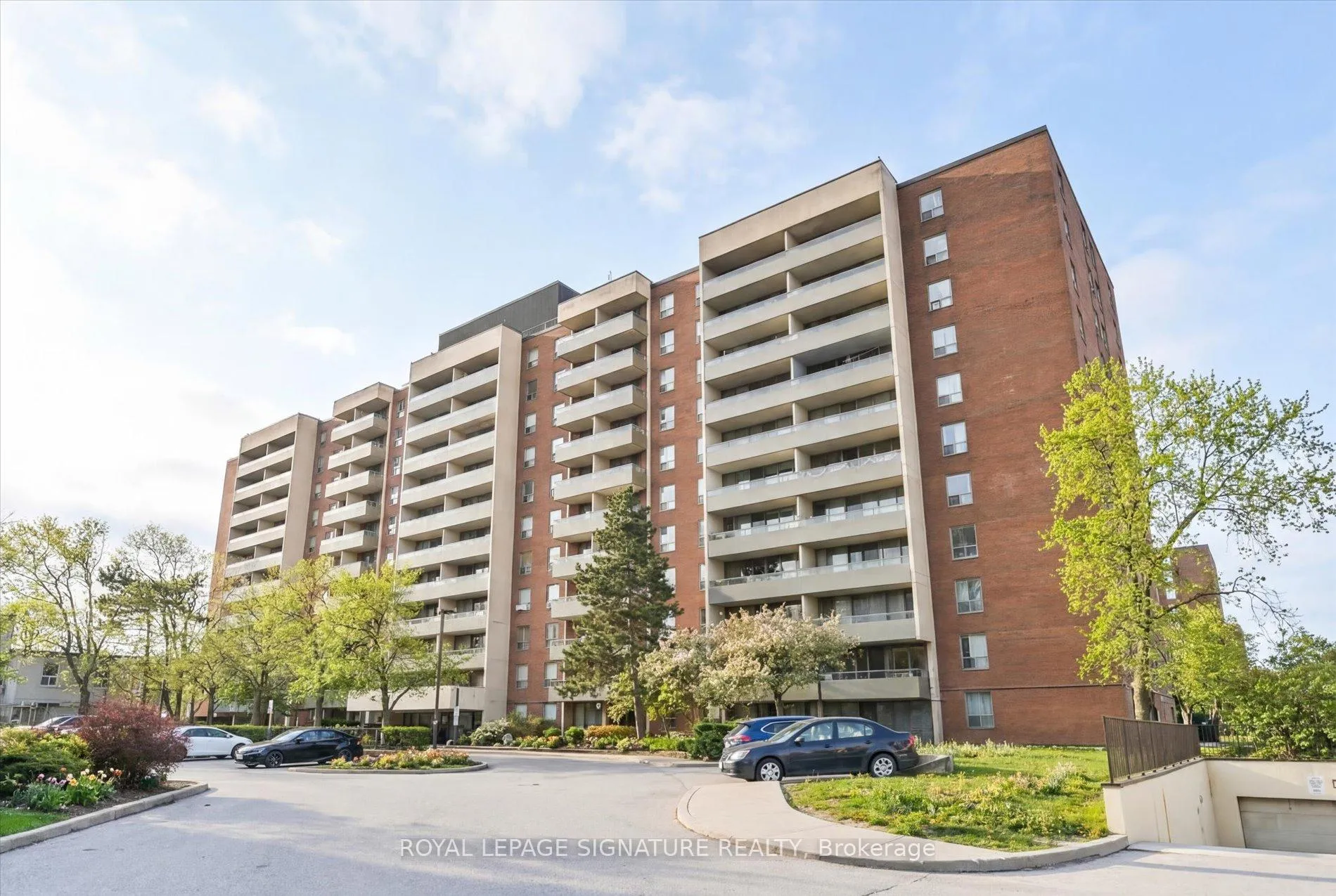 Photo 1 of Unit 801, 19 Four Winds Drive, North York, York University Heights — HOMEH