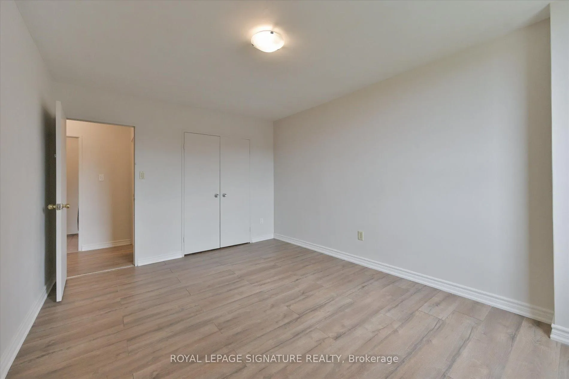 Photo 13 of Unit 801, 19 Four Winds Drive, North York, York University Heights — HOMEH