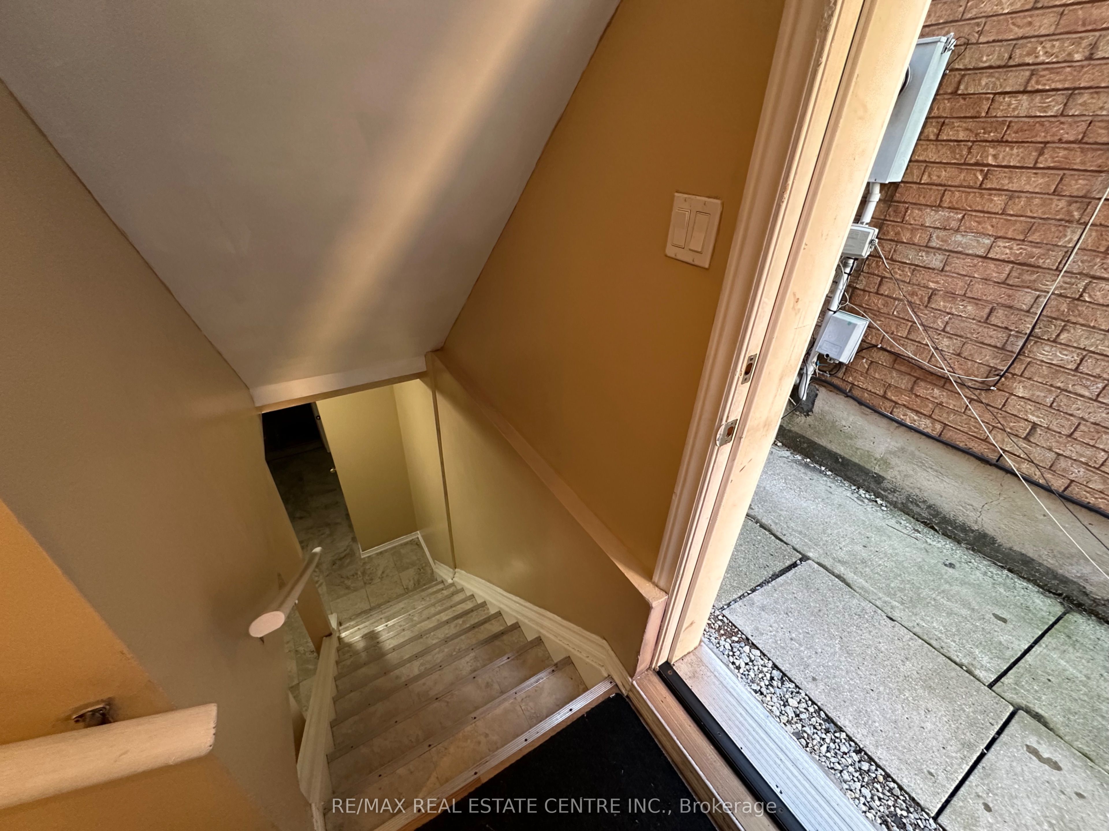 Photo 7 of 43 Windmill Boulevard, Brampton, Fletcher's Creek South — HOMEH