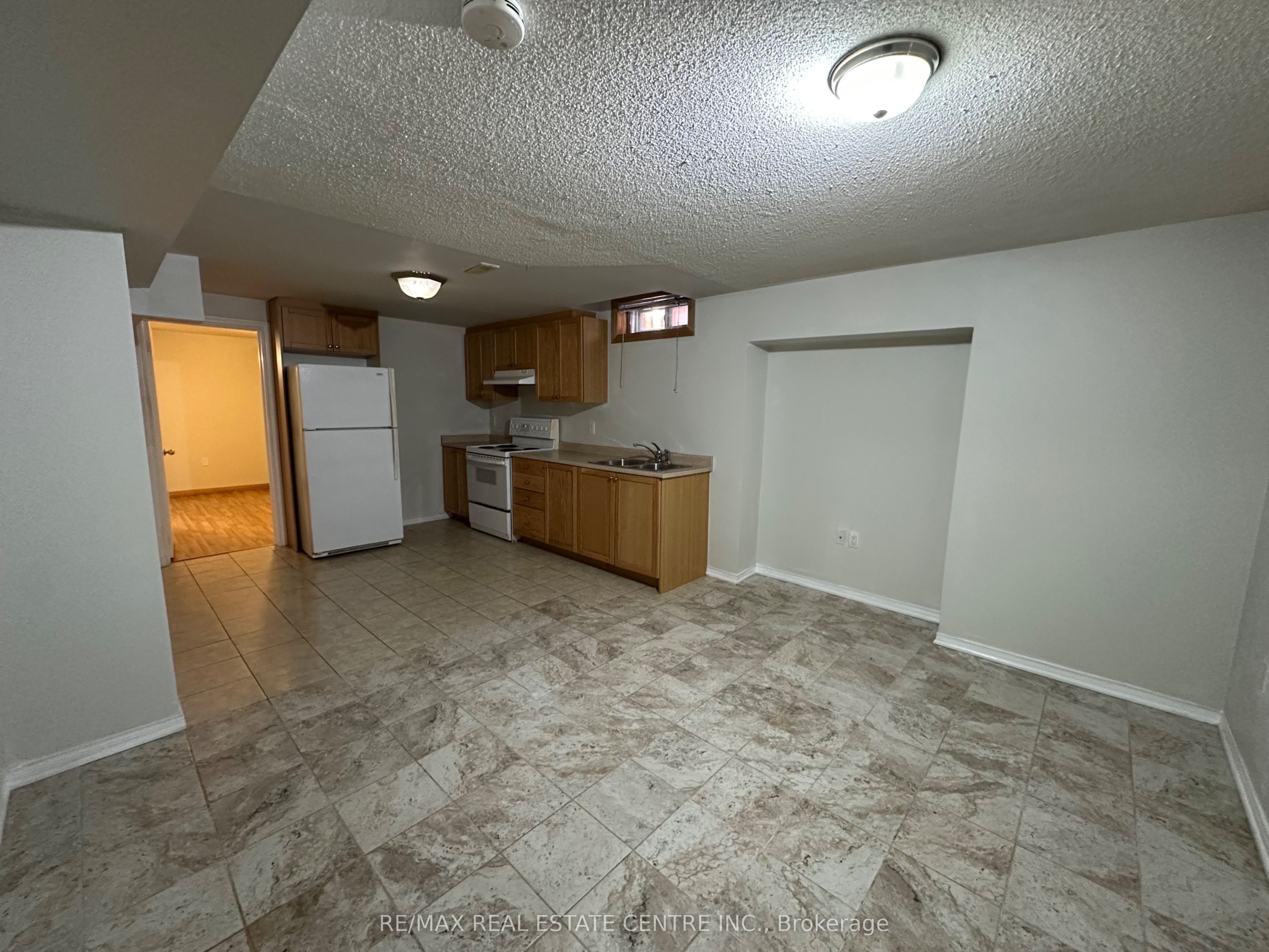 Photo 11 of 43 Windmill Boulevard, Brampton, Fletcher's Creek South — HOMEH