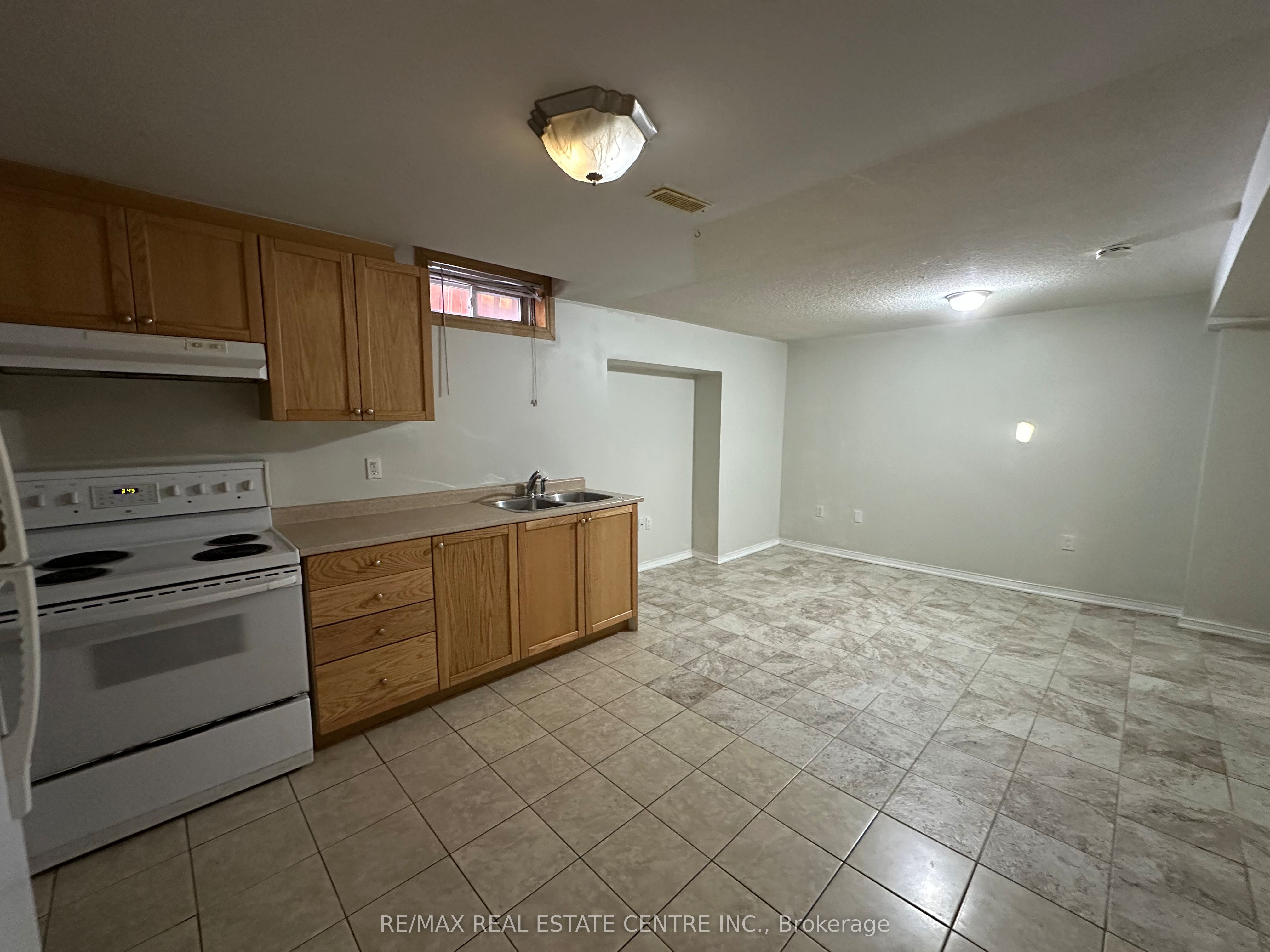 Photo 15 of 43 Windmill Boulevard, Brampton, Fletcher's Creek South — HOMEH