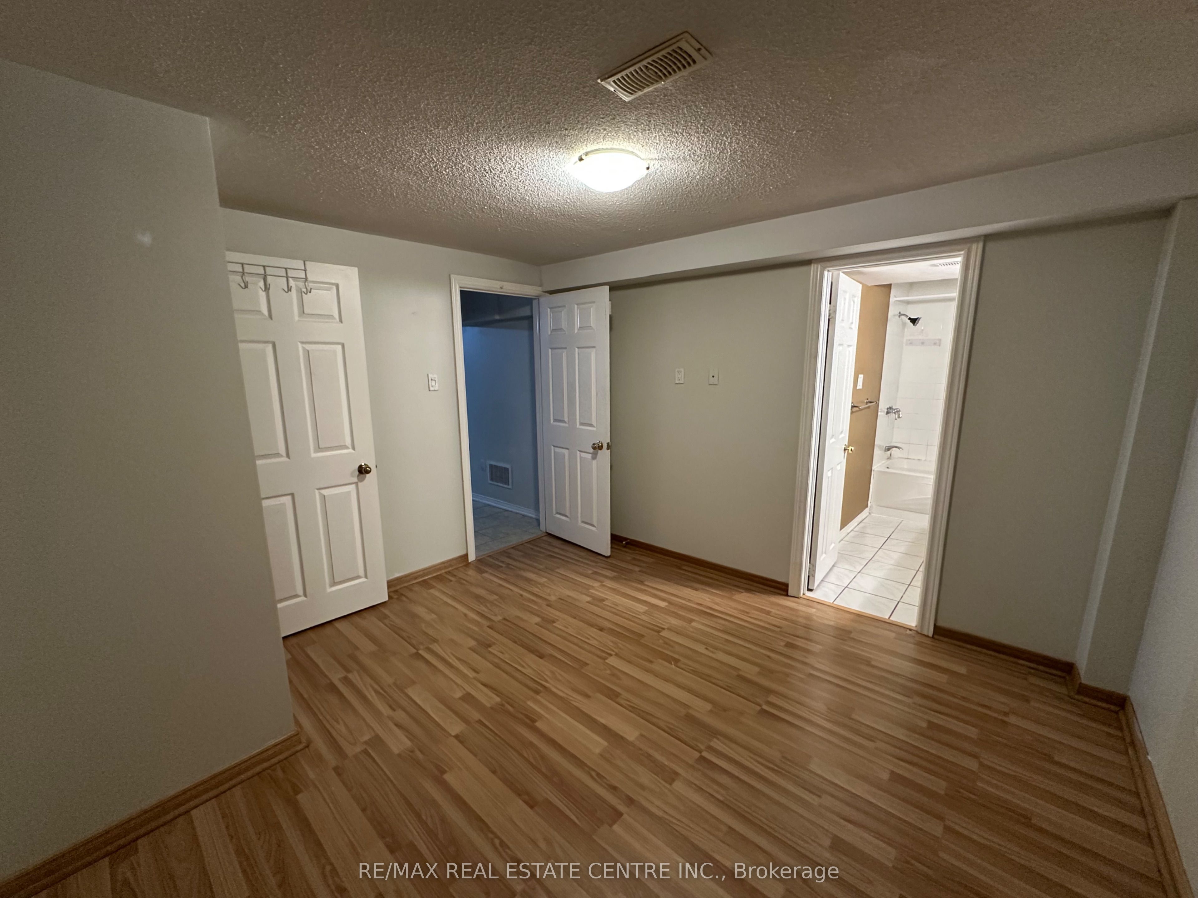 Photo 19 of 43 Windmill Boulevard, Brampton, Fletcher's Creek South — HOMEH
