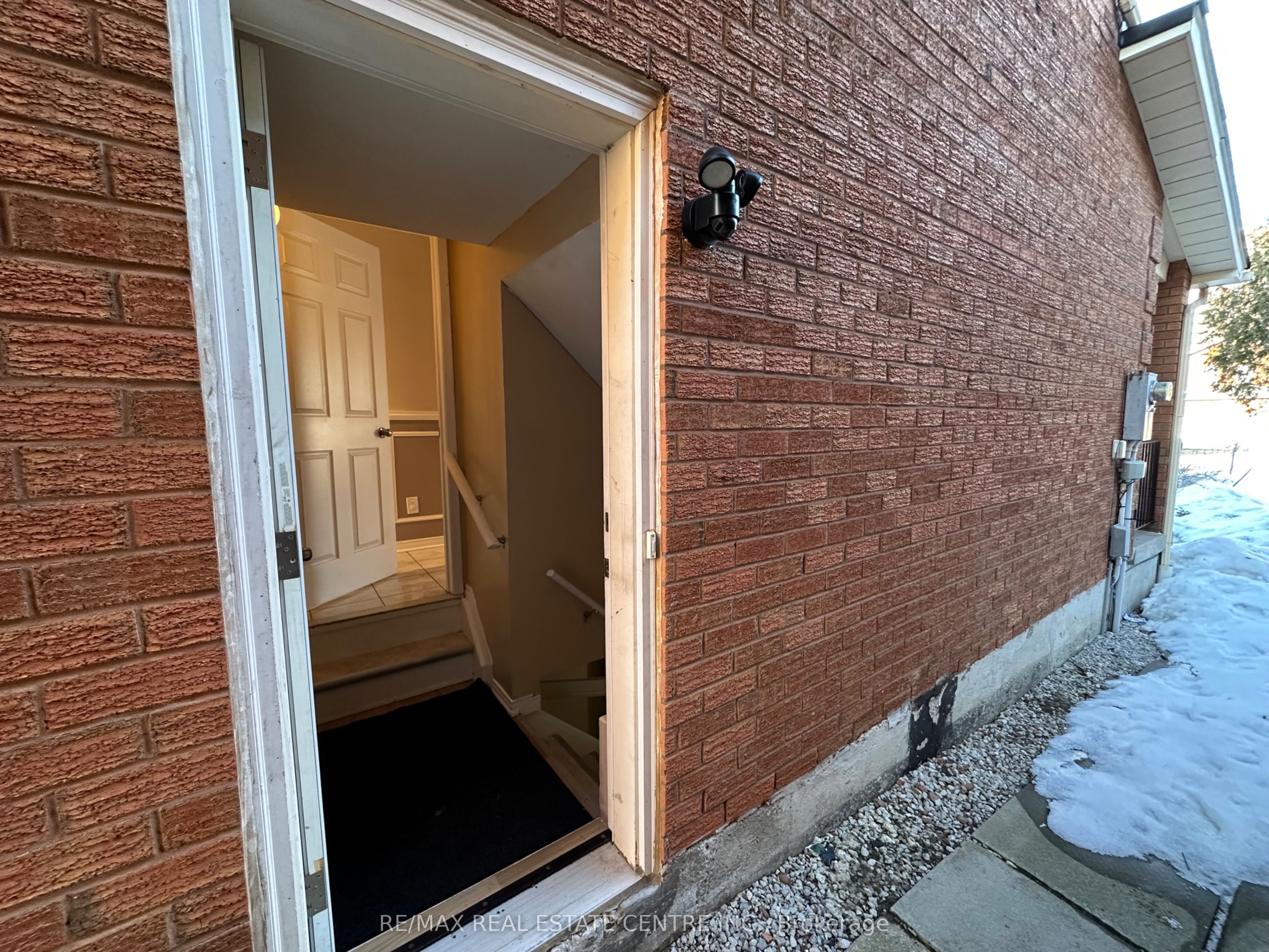 Photo 6 of 43 Windmill Boulevard, Brampton, Fletcher's Creek South — HOMEH