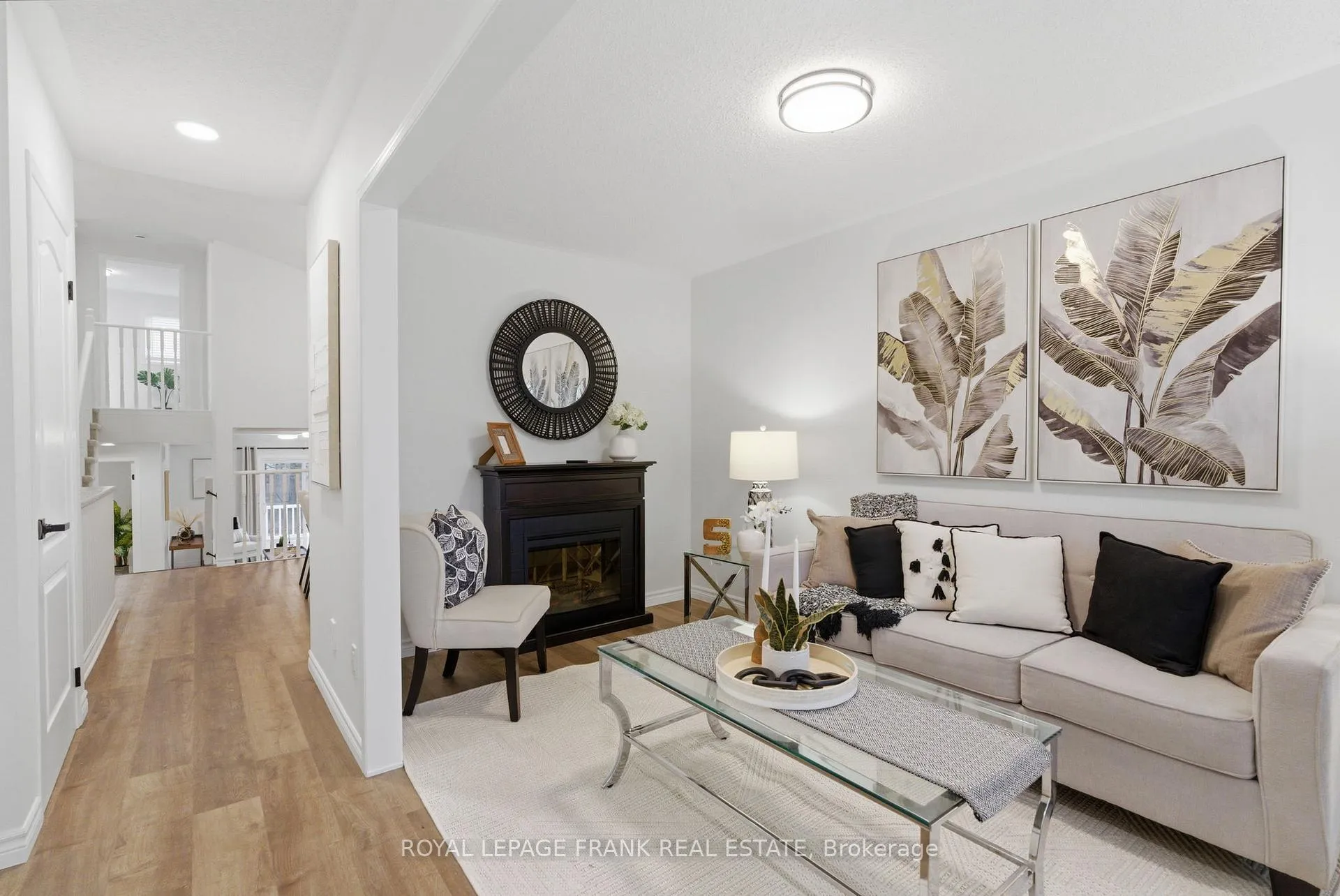 Photo 4 of 49 Mallory Street, Clarington, Courtice — HOMEH