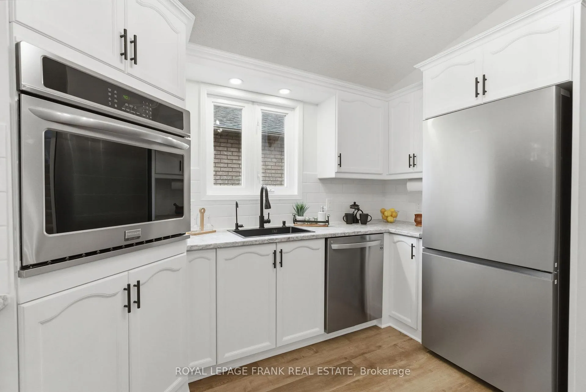 Photo 9 of 49 Mallory Street, Clarington, Courtice — HOMEH
