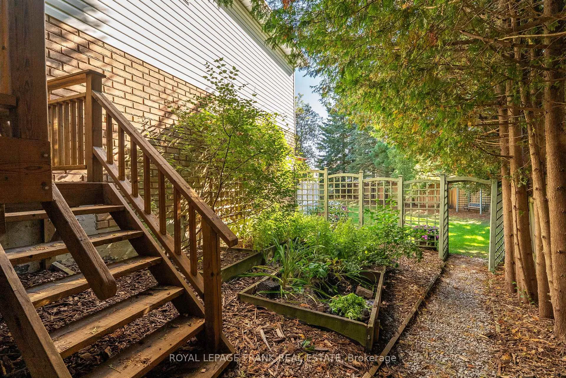 Photo 40 of 49 Mallory Street, Clarington, Courtice — HOMEH