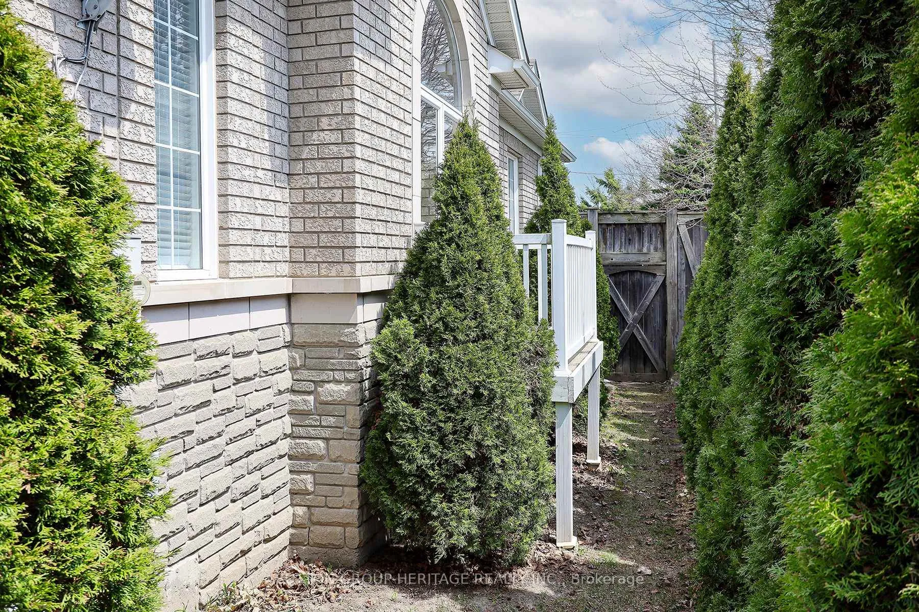 Photo 35 of 57 Kimberly Drive, Whitby, Brooklin — HOMEH