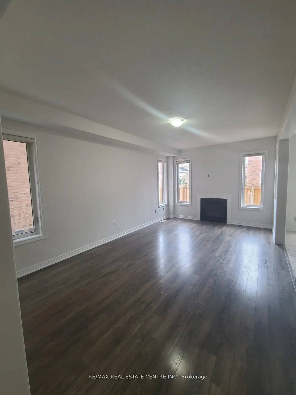 Photo 3 of 100 Truro Circle, Brampton, Northwest Brampton — HOMEH