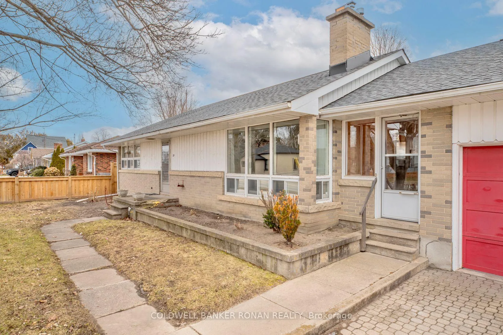 Photo 2 of 215 Albert Street W, New Tecumseth, Alliston — HOMEH