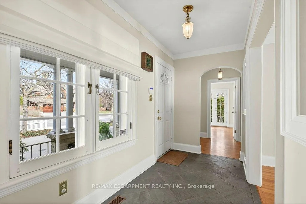 Photo 4 of 3196 Lakeshore Road, Burlington, Roseland — HOMEH