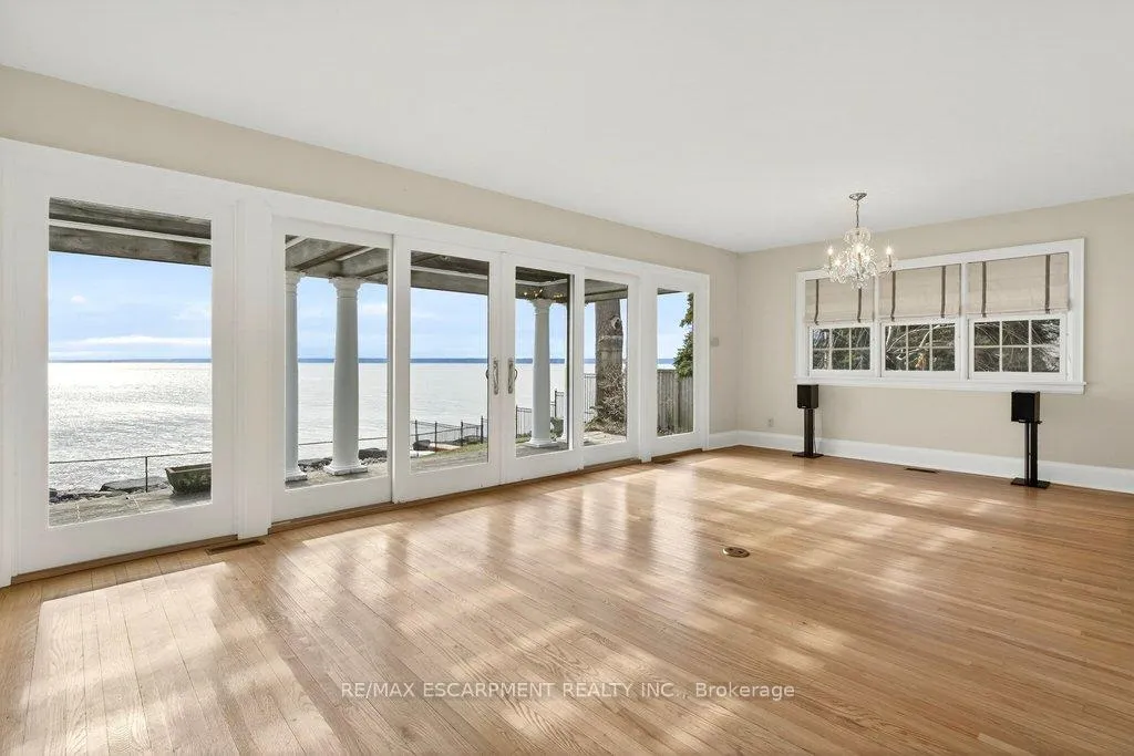 Photo 7 of 3196 Lakeshore Road, Burlington, Roseland — HOMEH