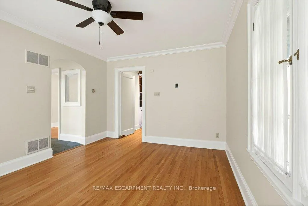 Photo 14 of 3196 Lakeshore Road, Burlington, Roseland — HOMEH