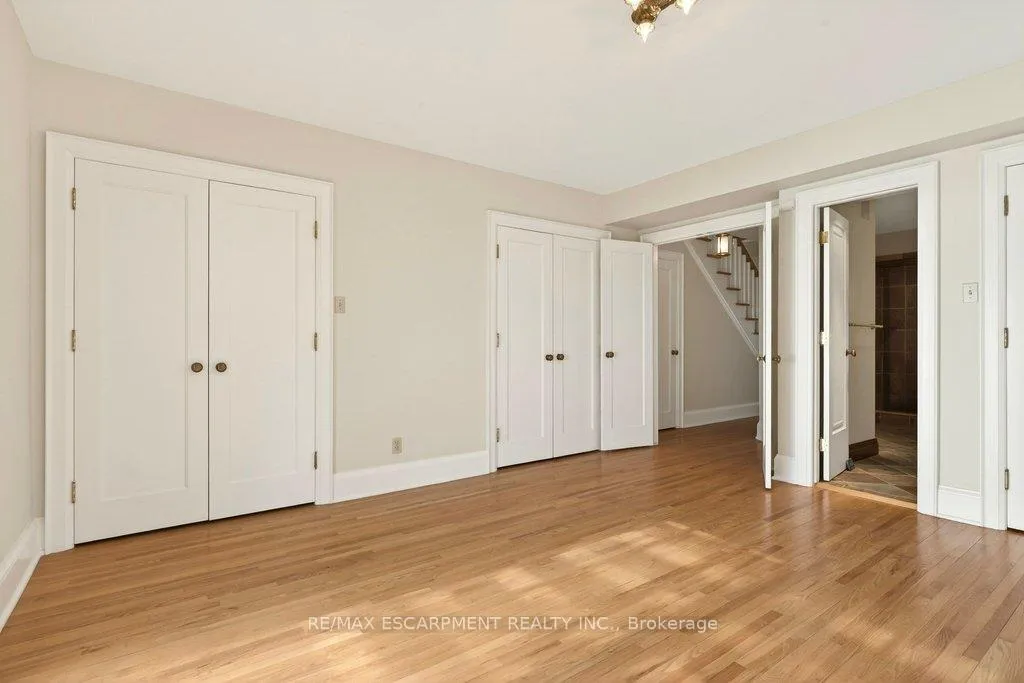 Photo 15 of 3196 Lakeshore Road, Burlington, Roseland — HOMEH
