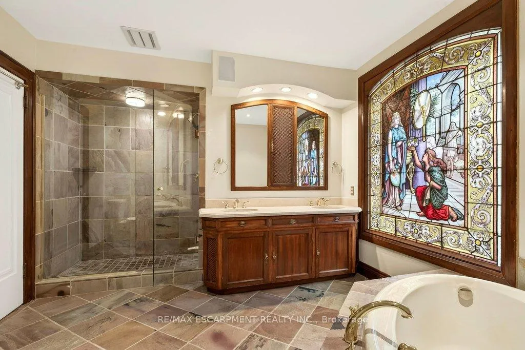 Photo 18 of 3196 Lakeshore Road, Burlington, Roseland — HOMEH