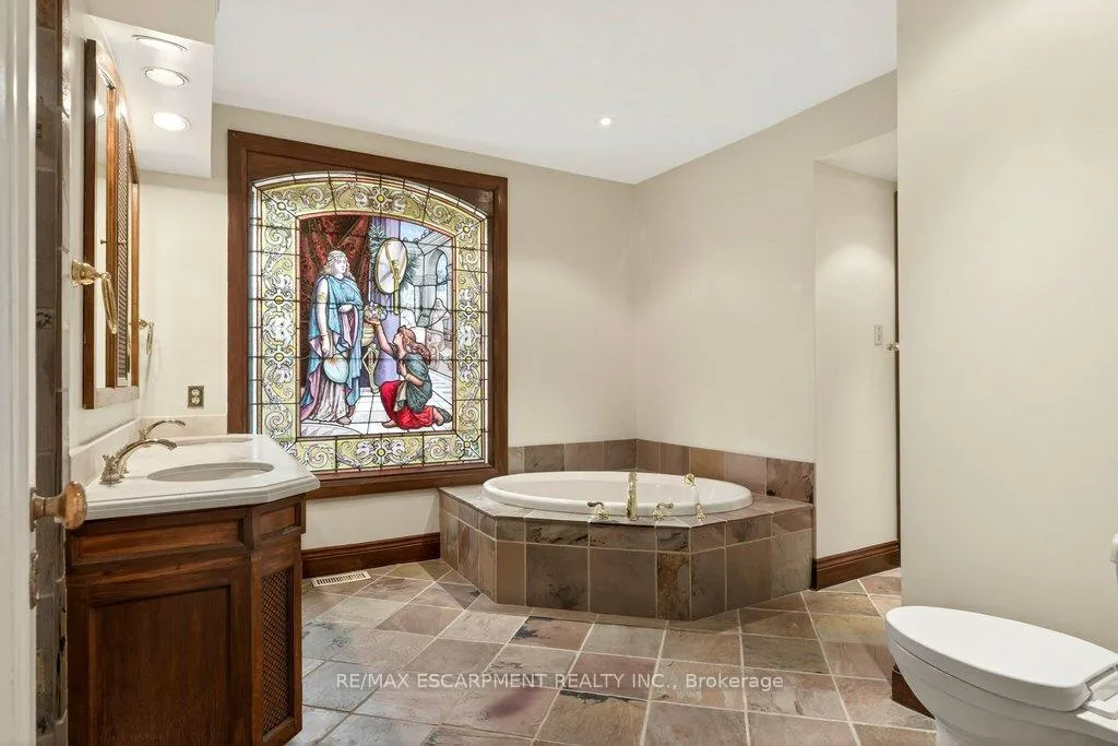 Photo 19 of 3196 Lakeshore Road, Burlington, Roseland — HOMEH