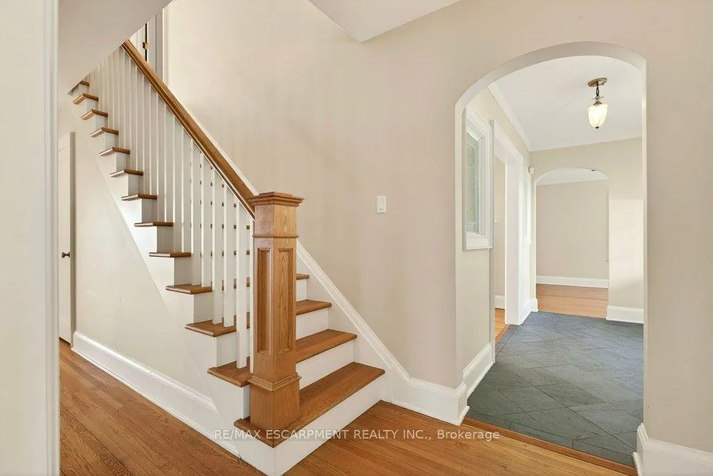 Photo 24 of 3196 Lakeshore Road, Burlington, Roseland — HOMEH