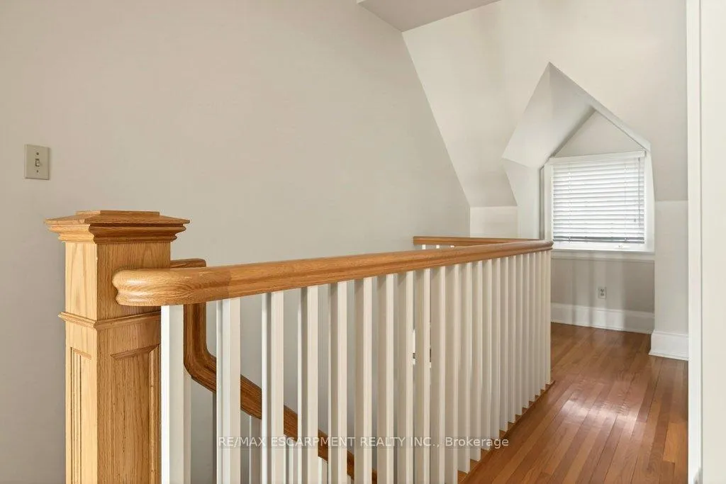 Photo 25 of 3196 Lakeshore Road, Burlington, Roseland — HOMEH