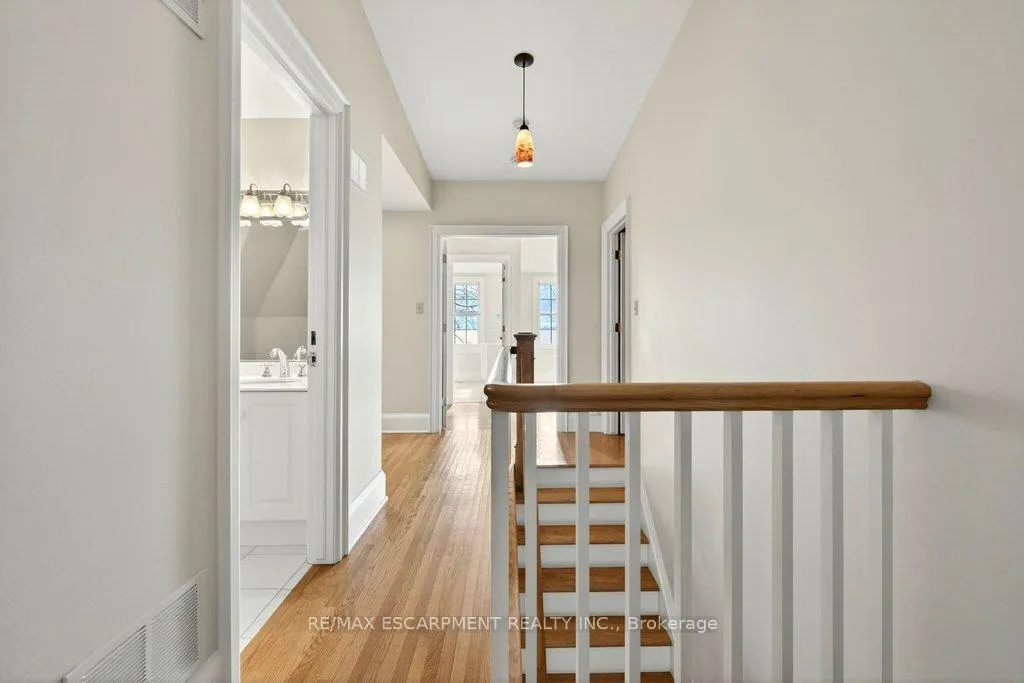 Photo 26 of 3196 Lakeshore Road, Burlington, Roseland — HOMEH