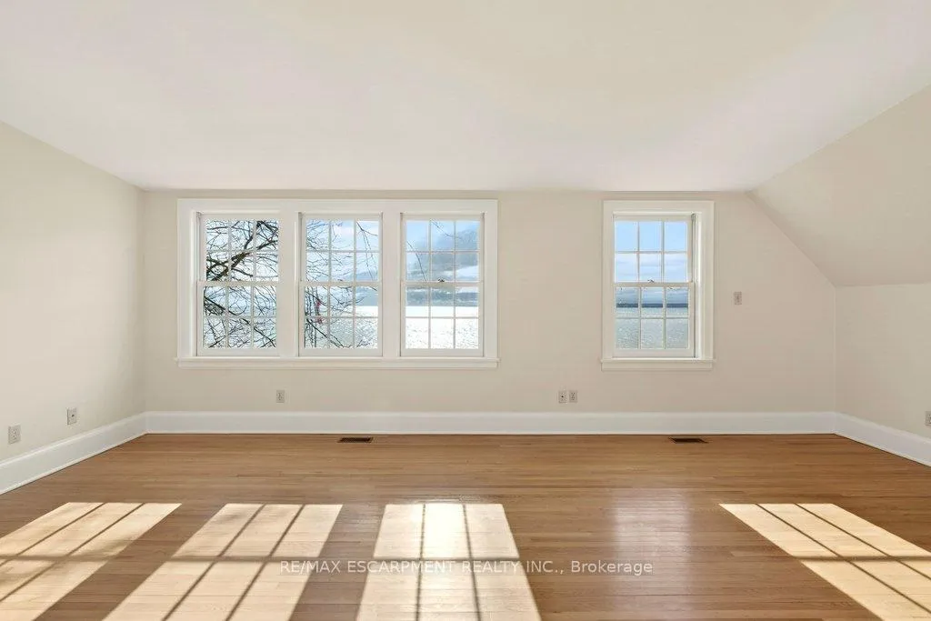 Photo 28 of 3196 Lakeshore Road, Burlington, Roseland — HOMEH
