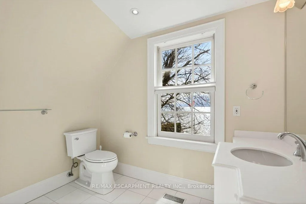 Photo 32 of 3196 Lakeshore Road, Burlington, Roseland — HOMEH