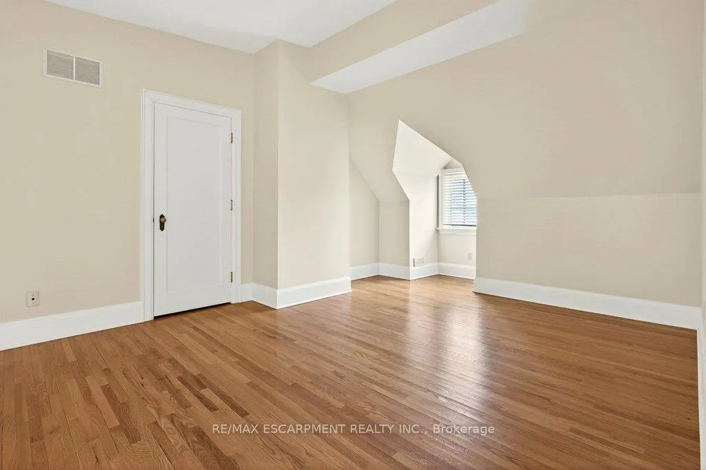 Photo 34 of 3196 Lakeshore Road, Burlington, Roseland — HOMEH