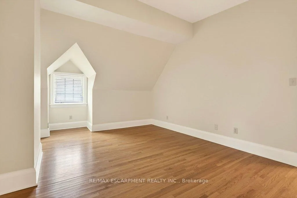 Photo 35 of 3196 Lakeshore Road, Burlington, Roseland — HOMEH