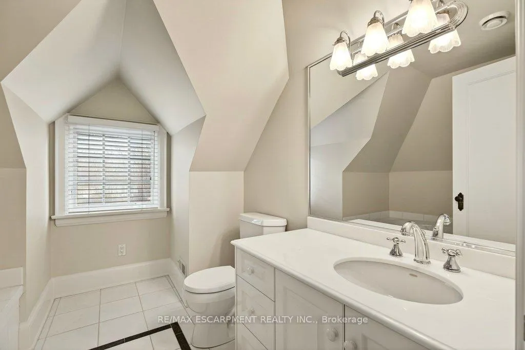 Photo 36 of 3196 Lakeshore Road, Burlington, Roseland — HOMEH