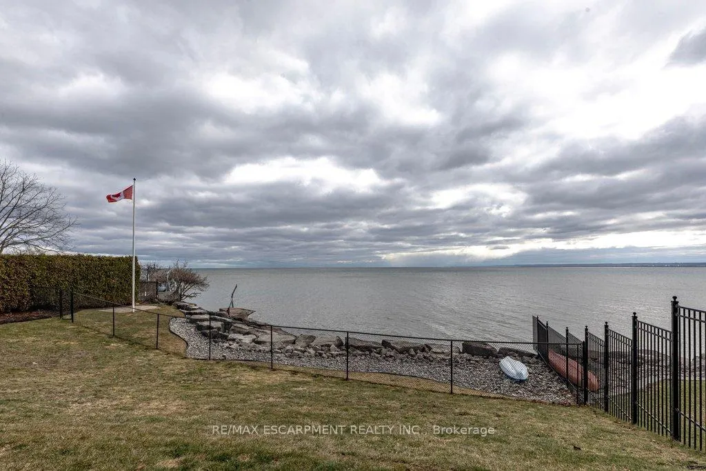 Photo 41 of 3196 Lakeshore Road, Burlington, Roseland — HOMEH