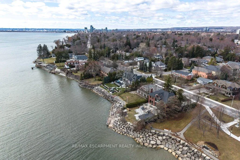 Photo 46 of 3196 Lakeshore Road, Burlington, Roseland — HOMEH