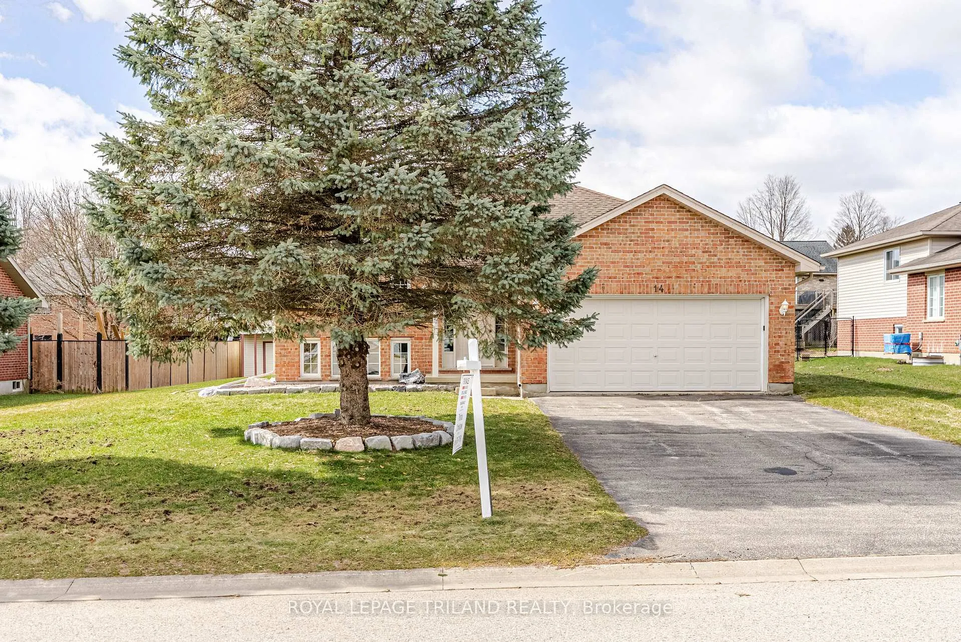 Photo 5 of 14 Amber Drive, Thames Centre, Dorchester — HOMEH