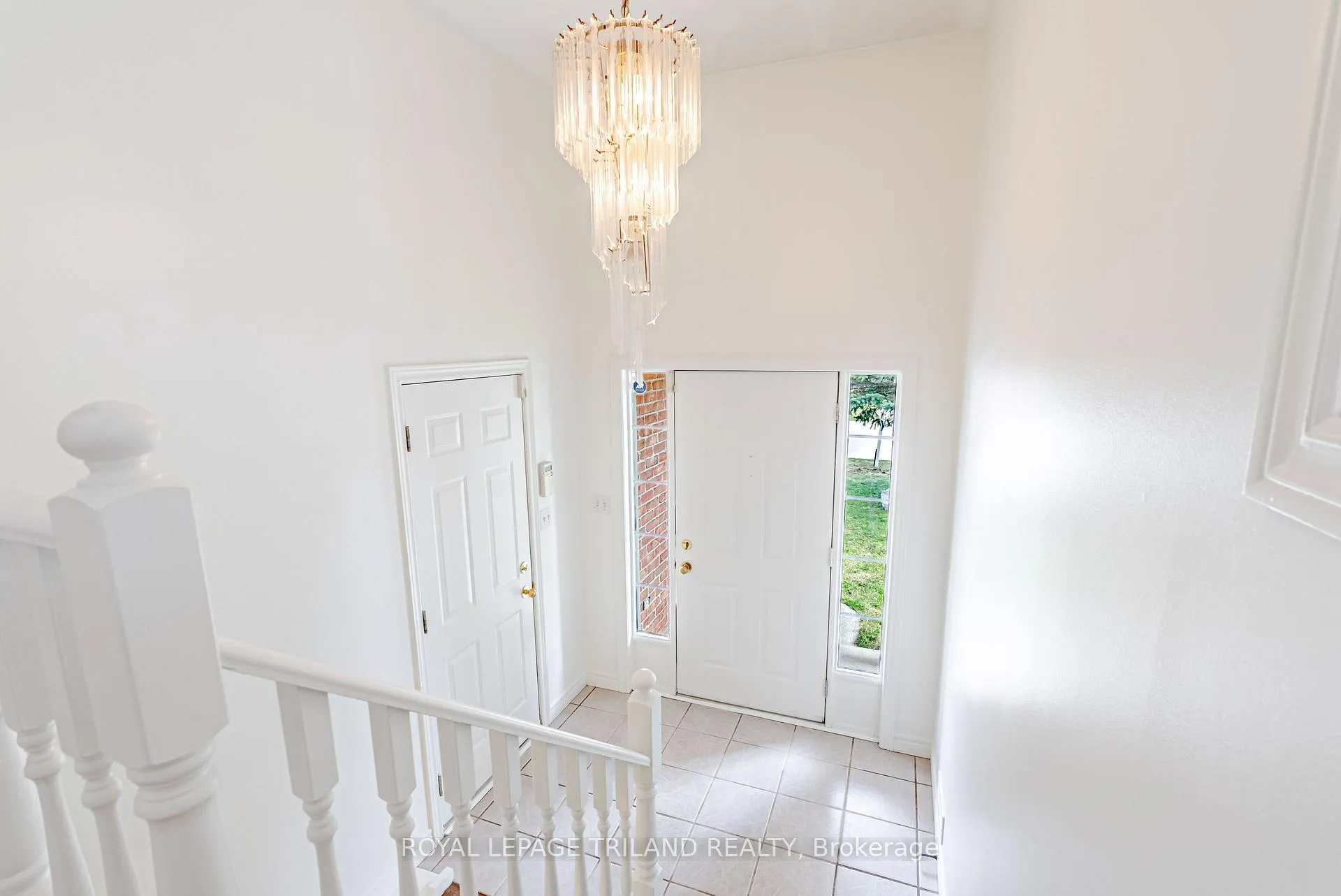 Photo 8 of 14 Amber Drive, Thames Centre, Dorchester — HOMEH