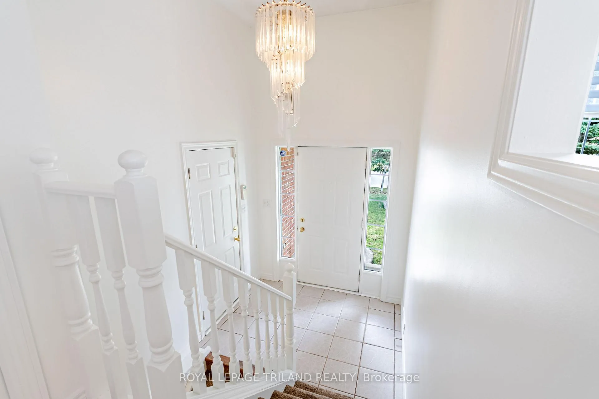 Photo 9 of 14 Amber Drive, Thames Centre, Dorchester — HOMEH