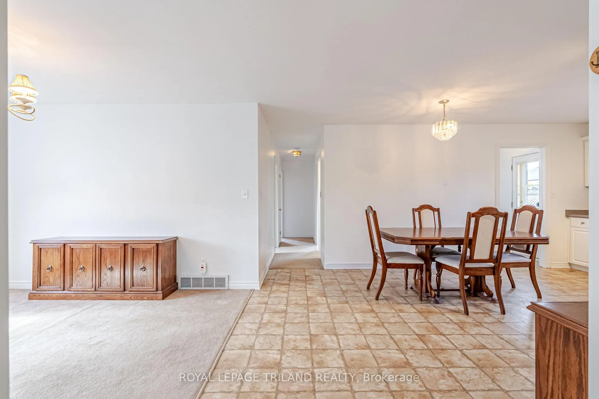 Photo 10 of 14 Amber Drive, Thames Centre, Dorchester — HOMEH