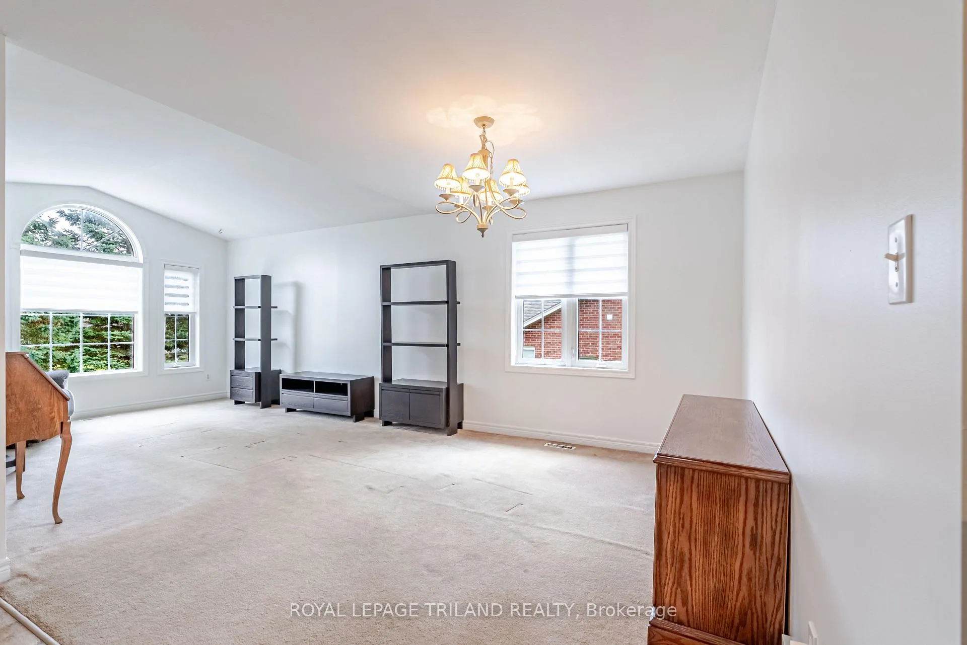 Photo 18 of 14 Amber Drive, Thames Centre, Dorchester — HOMEH