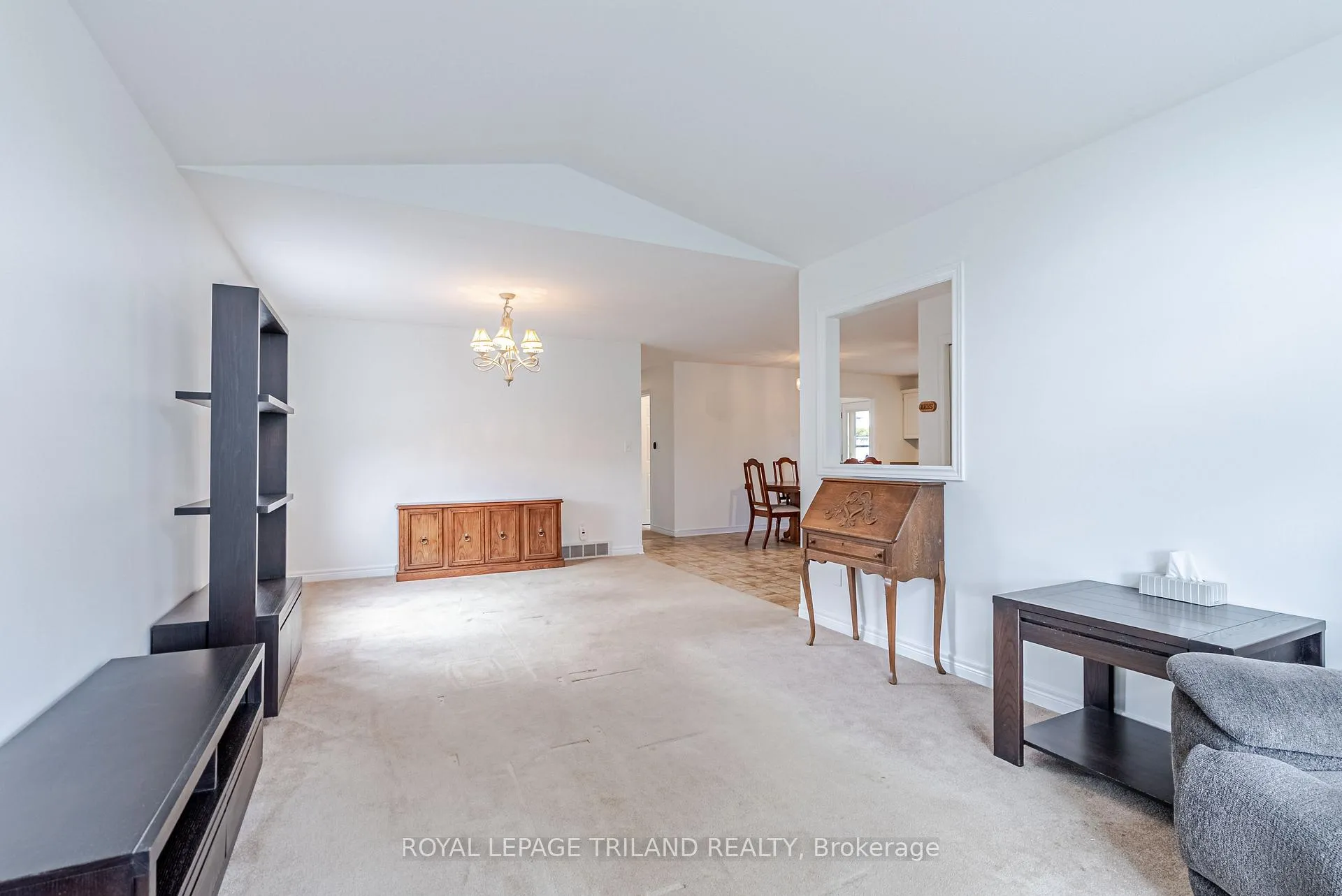 Photo 21 of 14 Amber Drive, Thames Centre, Dorchester — HOMEH