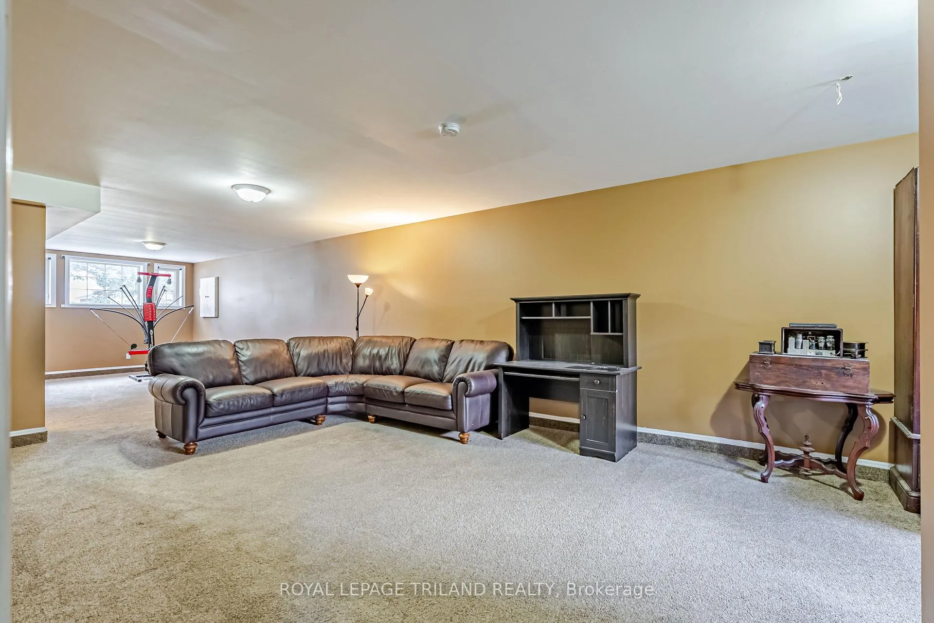 Photo 33 of 14 Amber Drive, Thames Centre, Dorchester — HOMEH