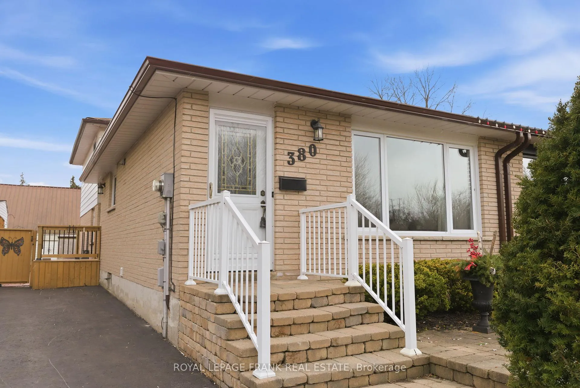 Photo 2 of 380 Surrey Drive, Oshawa, Eastdale — HOMEH