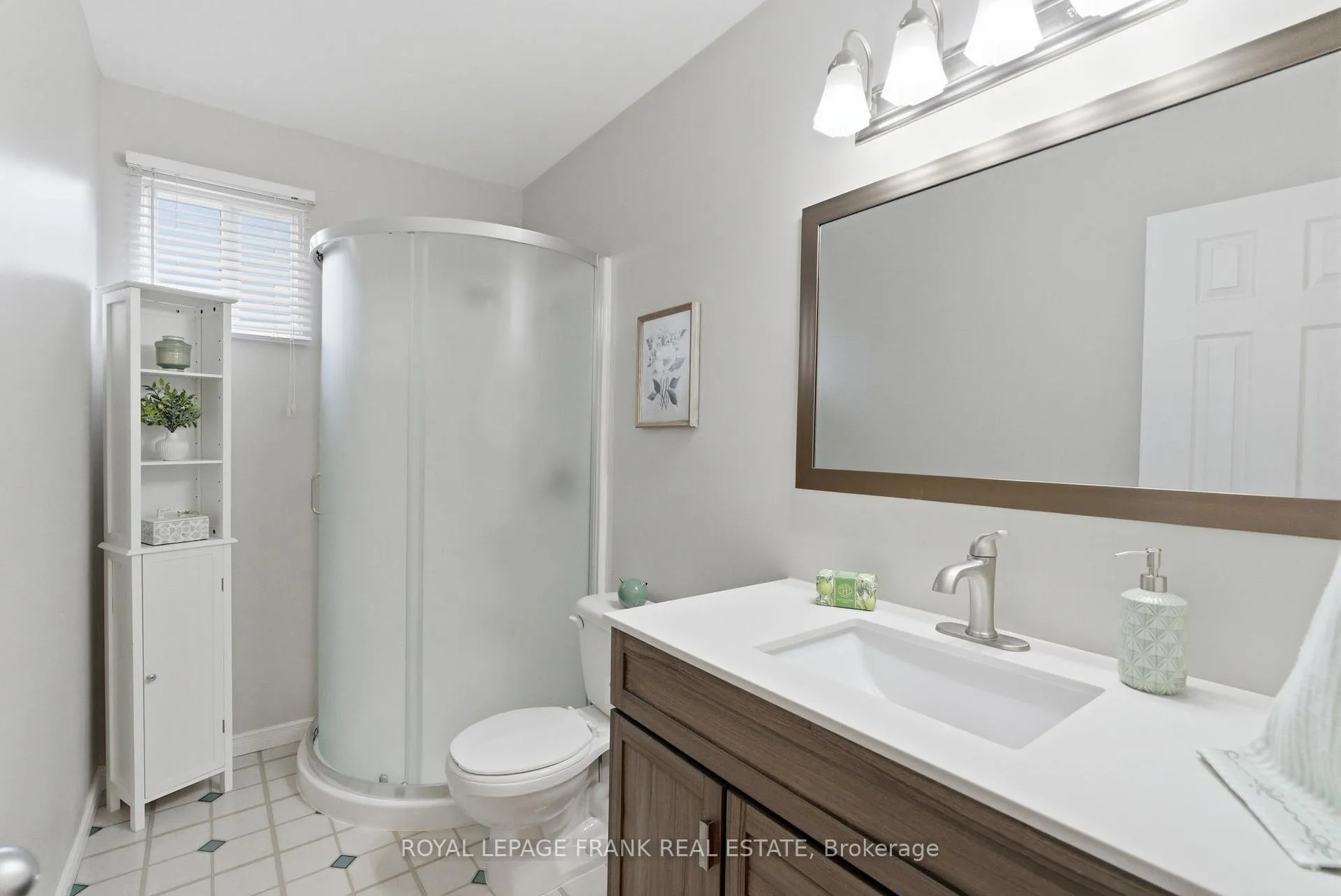 Photo 26 of 380 Surrey Drive, Oshawa, Eastdale — HOMEH