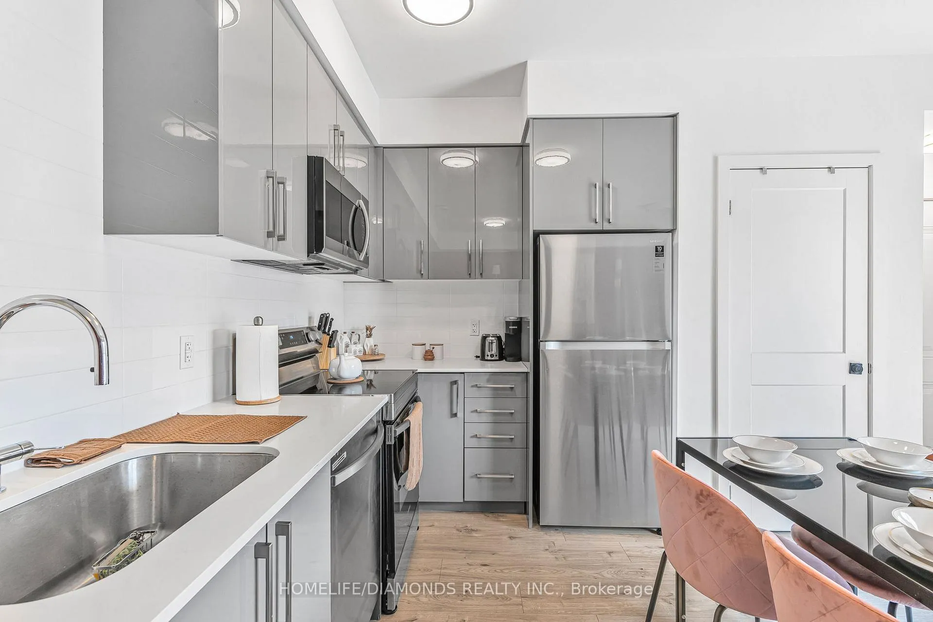 Photo 9 of Unit 203, 6065 Mcleod Road, Niagara Falls, Arad/Fallsview — HOMEH