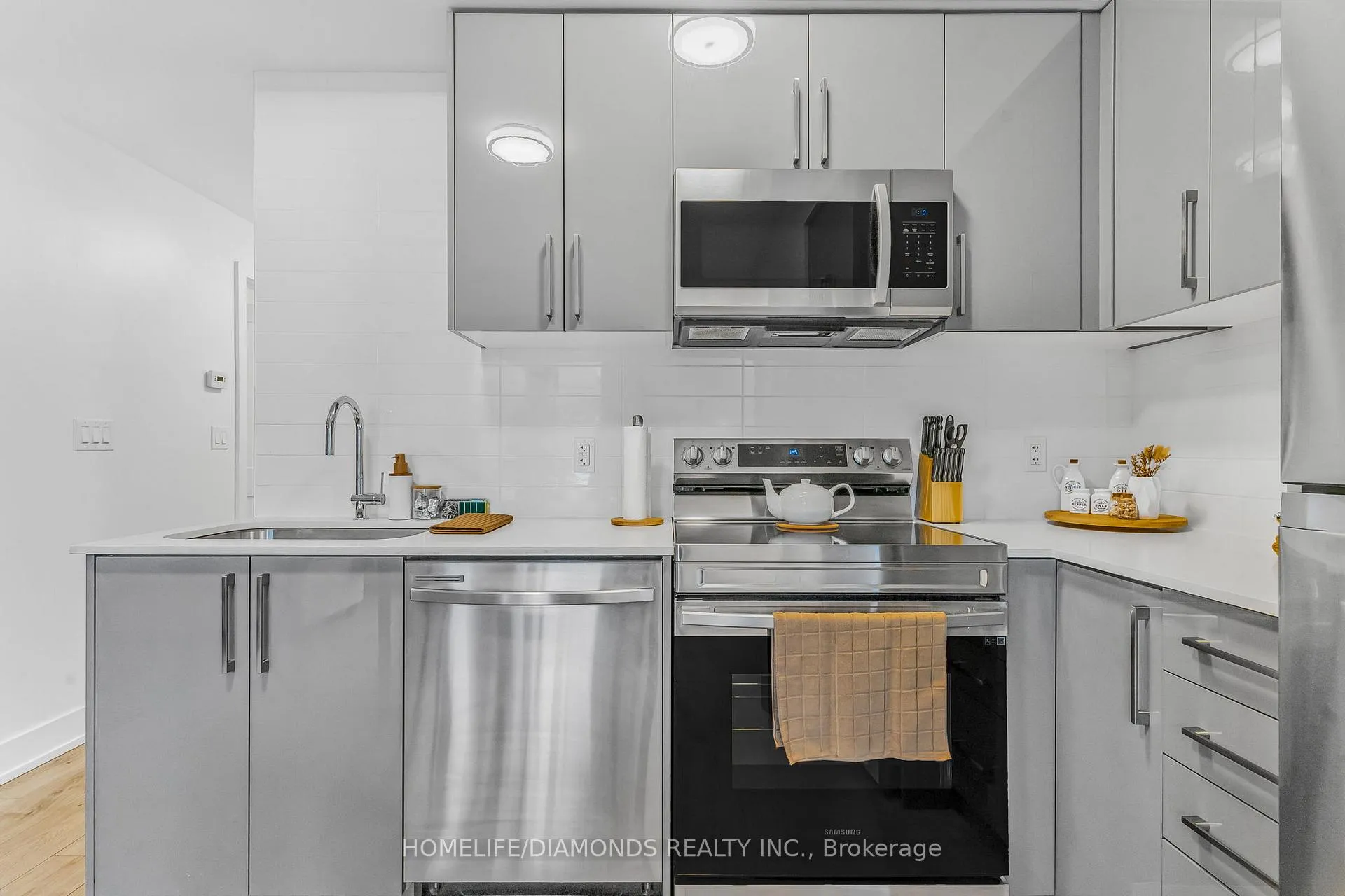 Photo 35 of Unit 203, 6065 Mcleod Road, Niagara Falls, Arad/Fallsview — HOMEH