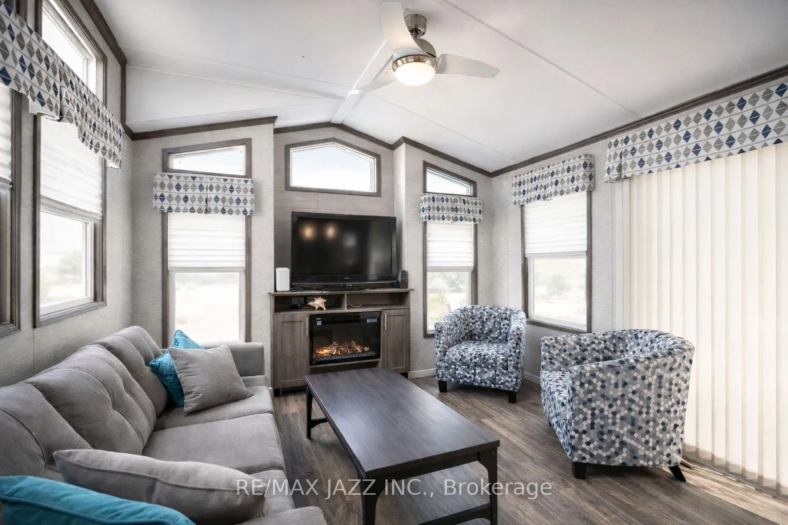 Photo 6 of Unit 819, 225 Platten Boulevard, Scugog, Rural Scugog — HOMEH