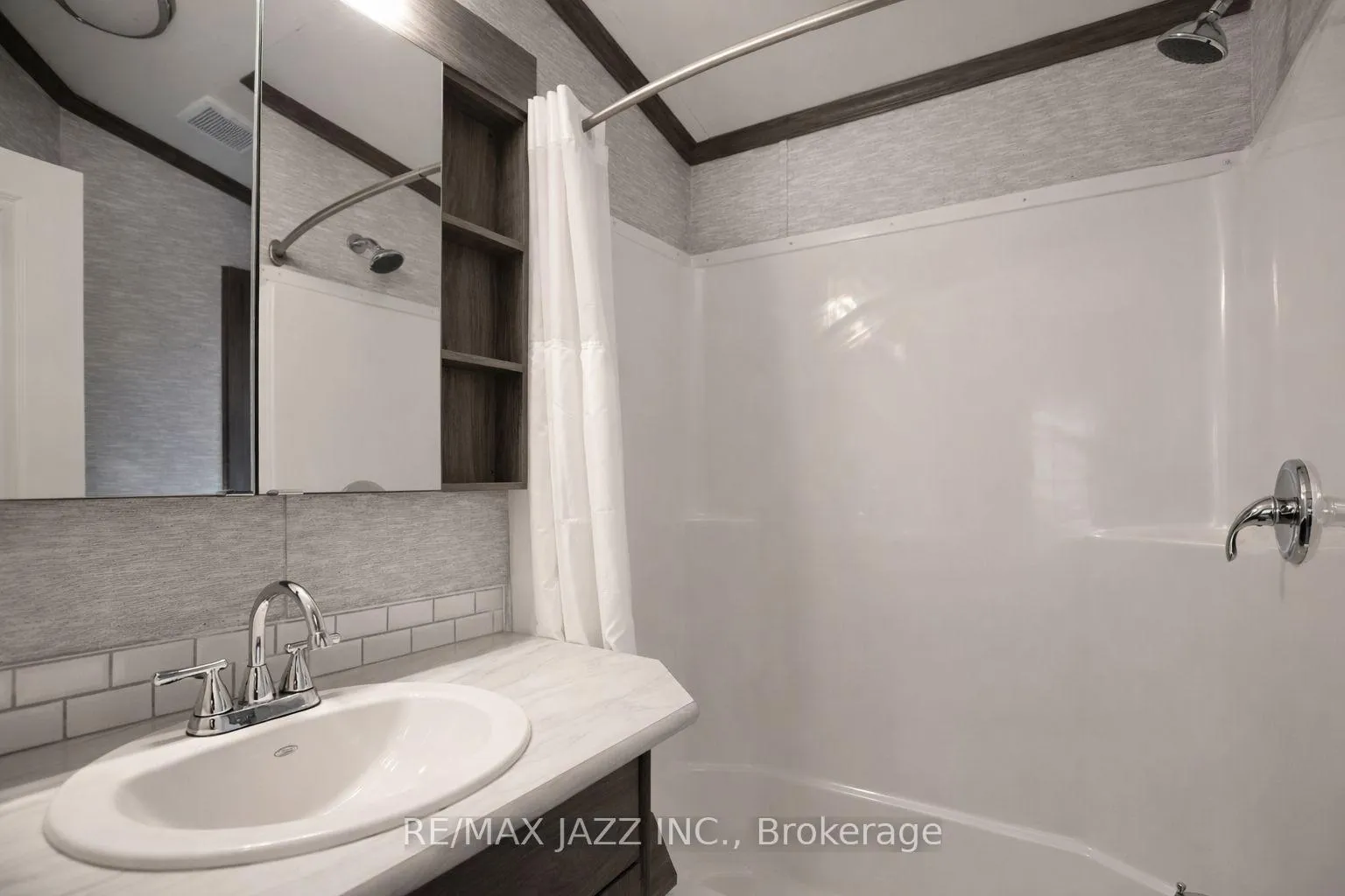Photo 10 of Unit 819, 225 Platten Boulevard, Scugog, Rural Scugog — HOMEH