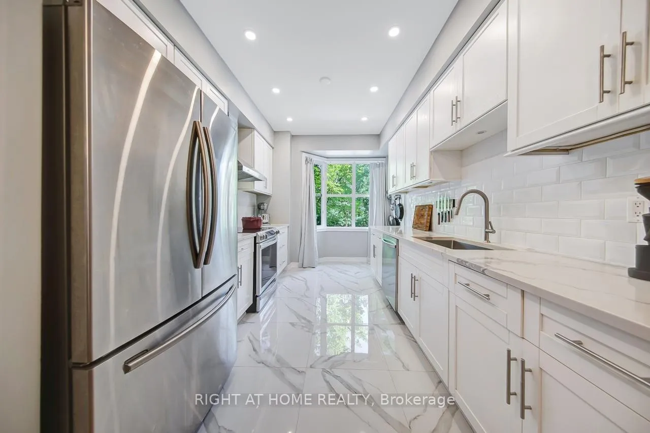 Photo 8 of 23 Michael Way, Markham, Buttonville — HOMEH