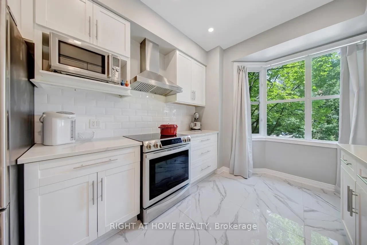 Photo 9 of 23 Michael Way, Markham, Buttonville — HOMEH