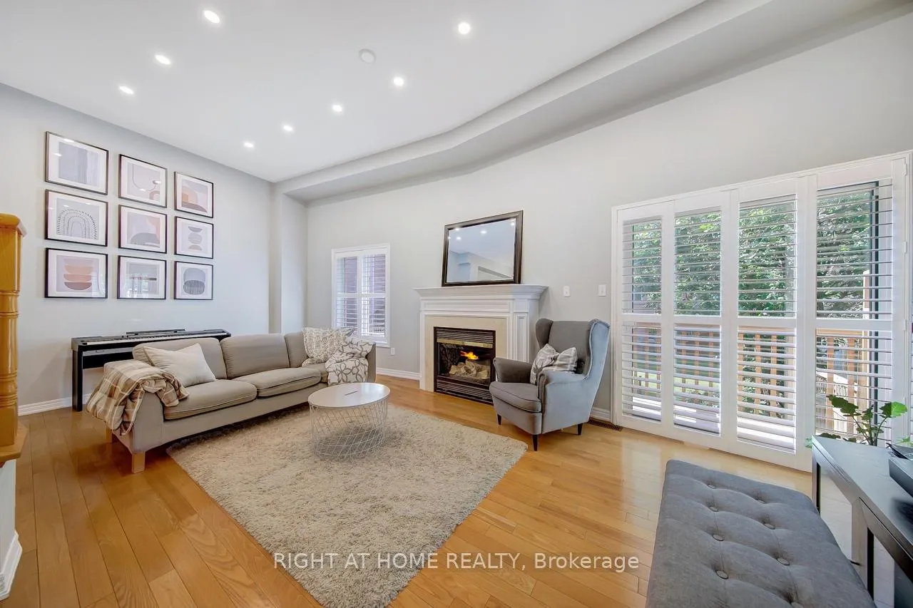 Photo 12 of 23 Michael Way, Markham, Buttonville — HOMEH