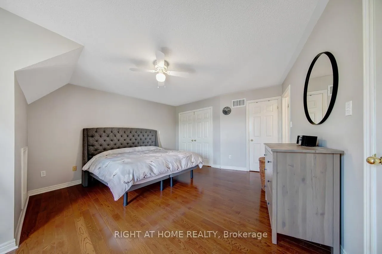 Photo 18 of 23 Michael Way, Markham, Buttonville — HOMEH